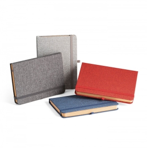 BOYD. Bloco de notas A5 em polister reciclado (100% rPET) com folhas pautadas
