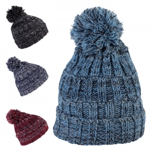 Gorro com pompom e dobra