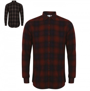 Camisa aos quadrados
