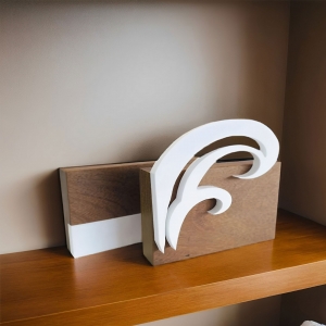 TROF�U EM MADEIRA E ACR�LICO 20X10CM C/GRAVA��O LASER