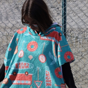 PONCHO SURF IMP. QUADRICROMIA